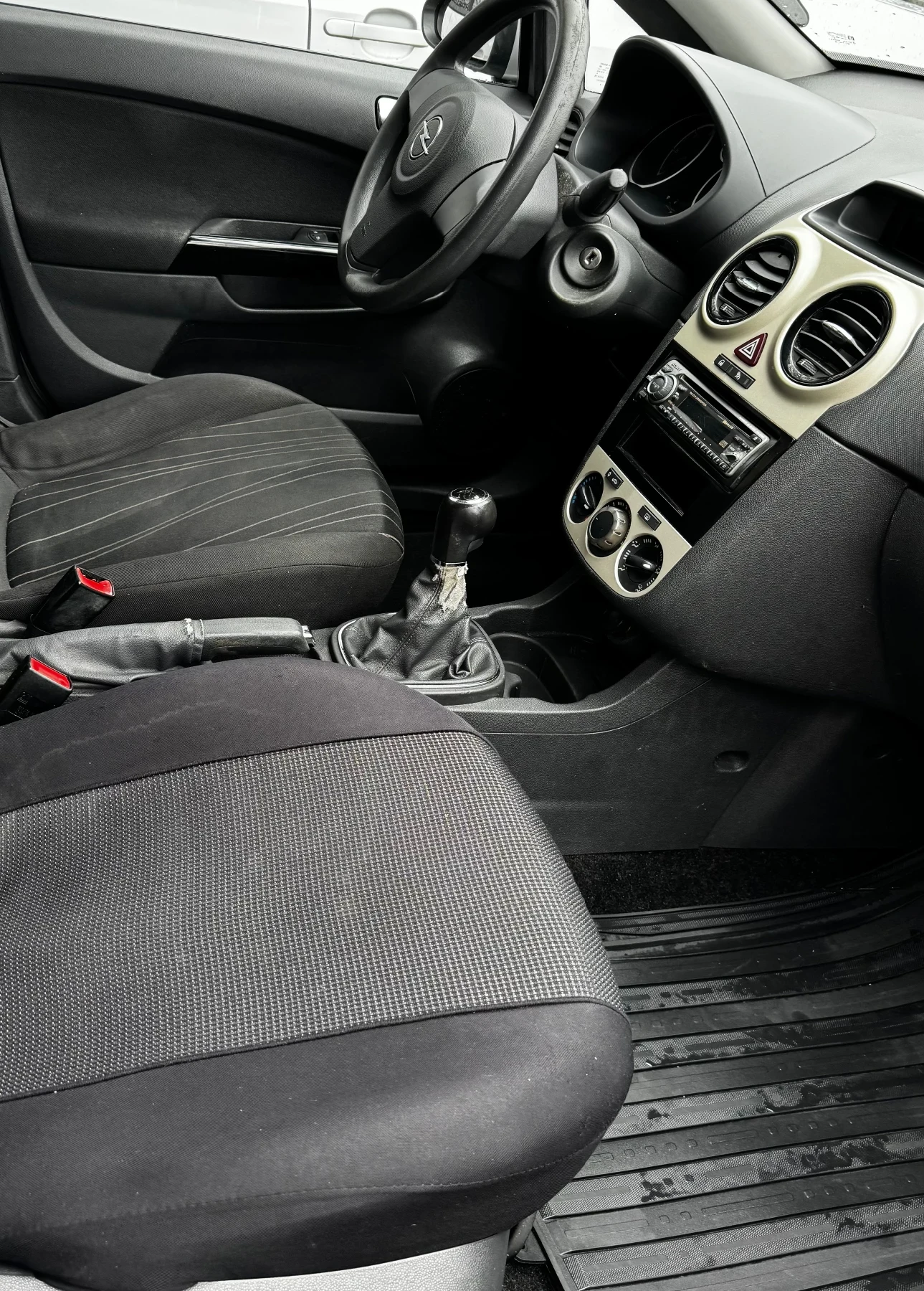 Opel Corsa 1.3 cdti, снимка 4 - Автомобили и джипове - 54144749