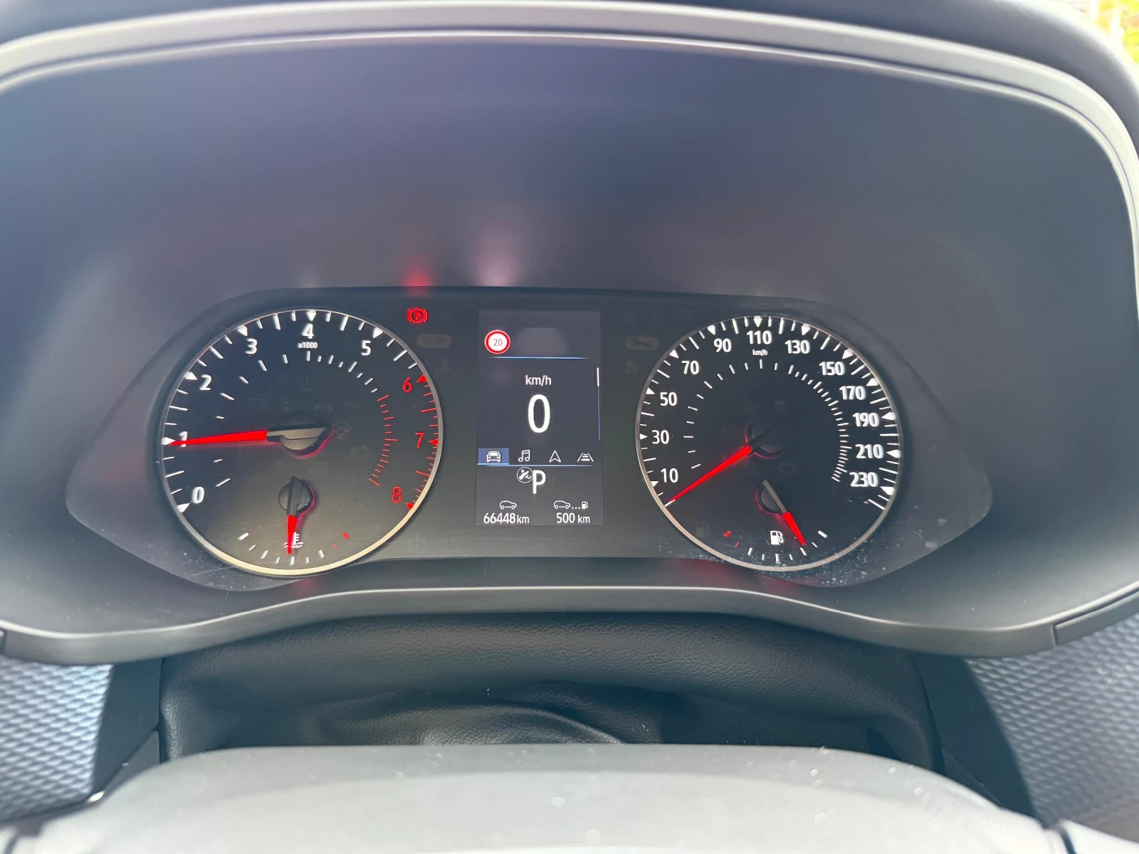 Renault Arkana 1.3 TCe MILD HYBRID , снимка 9 - Автомобили и джипове - 54742644