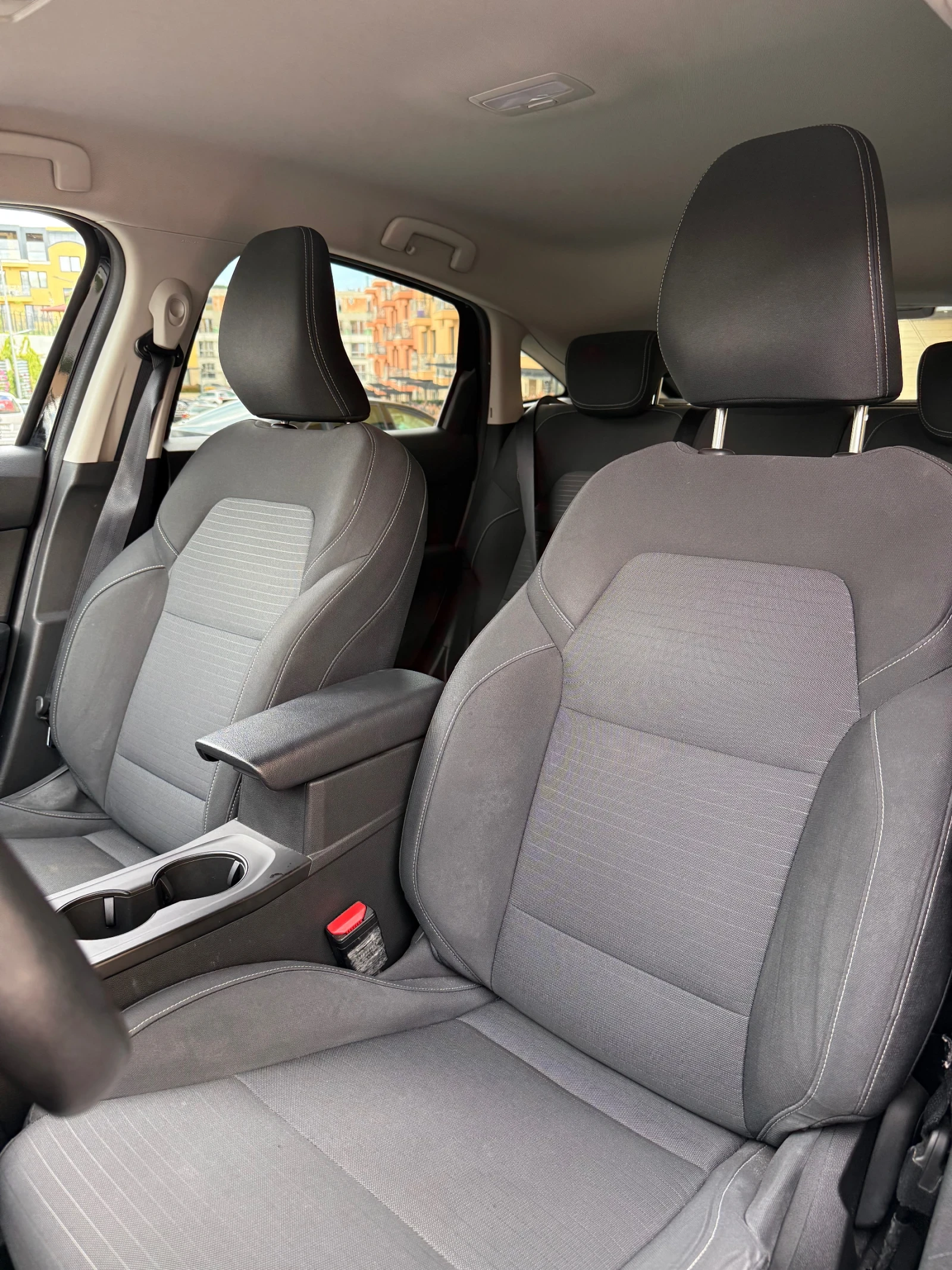 Renault Arkana 1.3 TCe MILD HYBRID , снимка 11 - Автомобили и джипове - 54742644