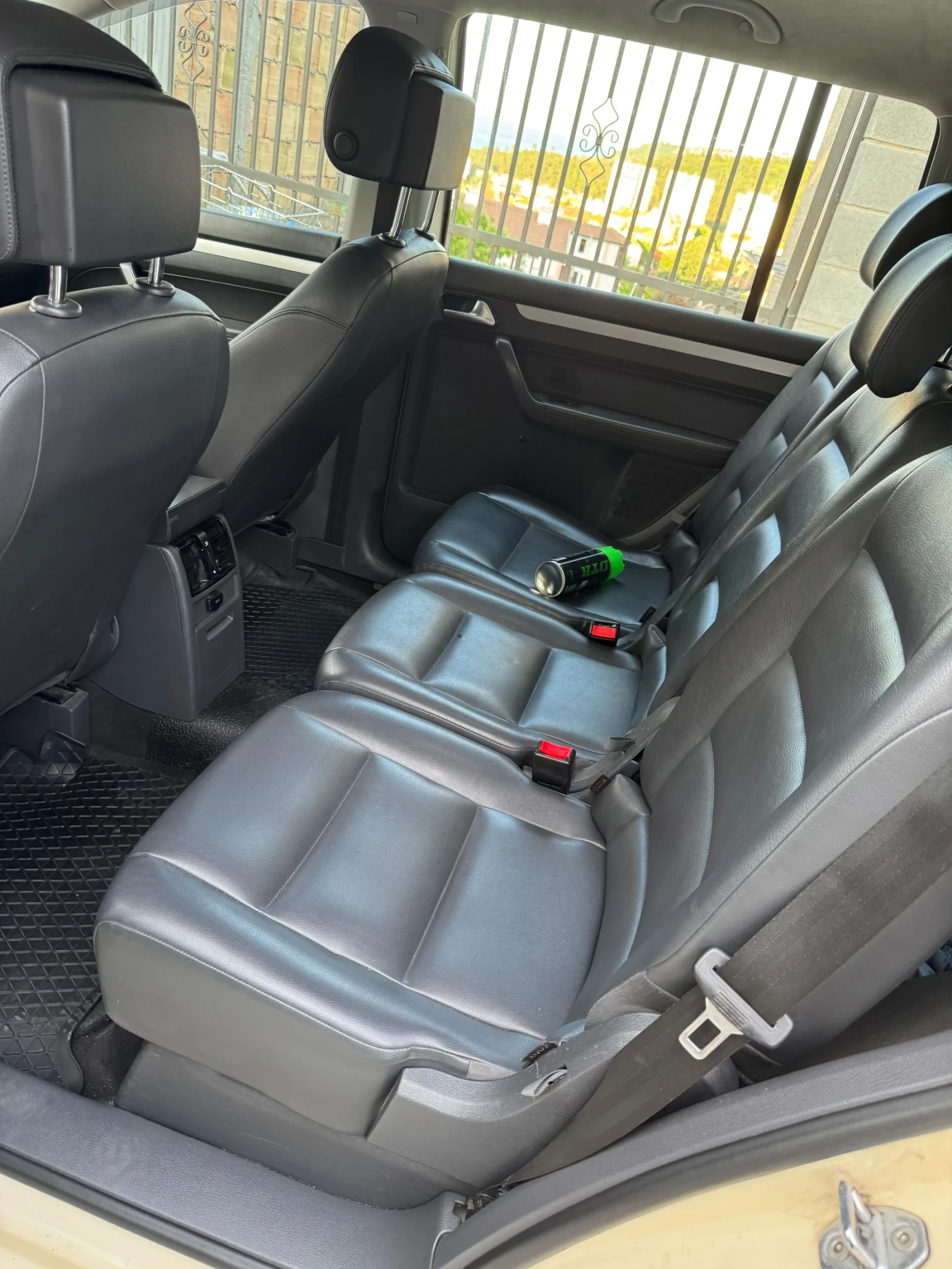 VW Touran, снимка 6 - Автомобили и джипове - 54840579