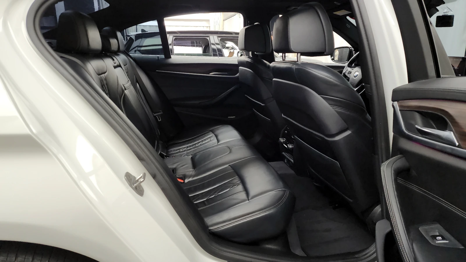 BMW 530 FULL LCI KIT* M-PK* DIS* �����* 360* HEAD-UP* ���� | Mobile.bg � ����������� 17