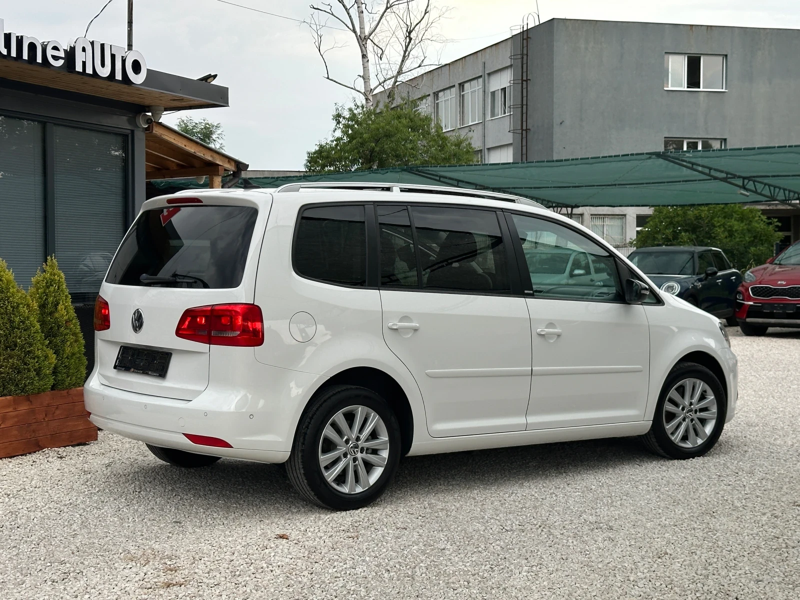 VW Touran Style* Панорама* 2.0tdi* DSG* , снимка 5 - Автомобили и джипове - 55133889