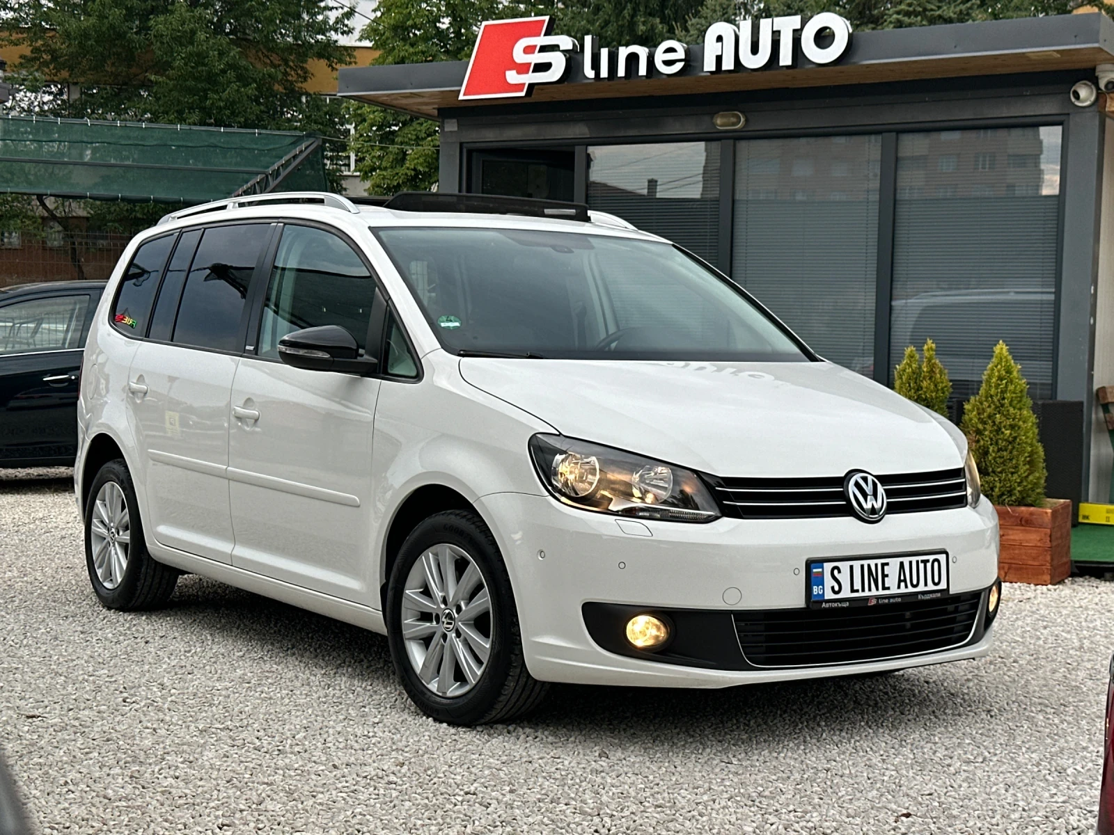 VW Touran Style* Панорама* 2.0tdi* DSG* , снимка 4 - Автомобили и джипове - 55133889
