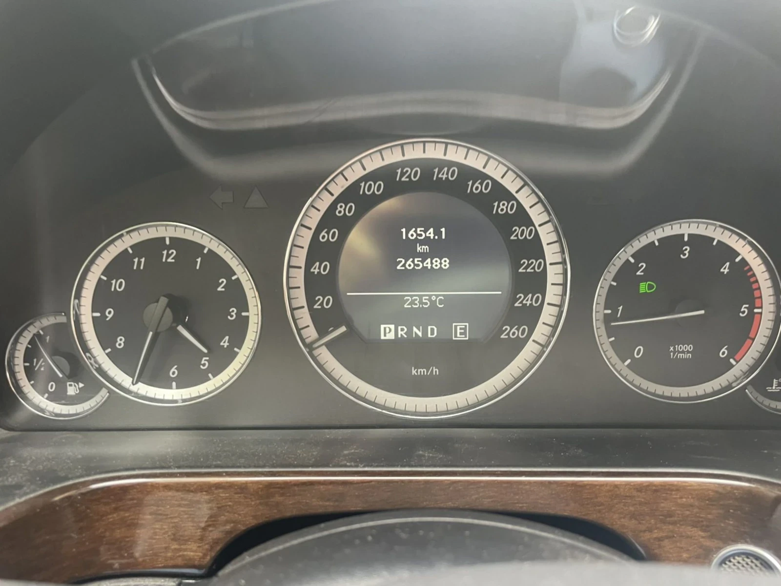 Mercedes-Benz E 200 CDI, снимка 4 - Автомобили и джипове - 55321192