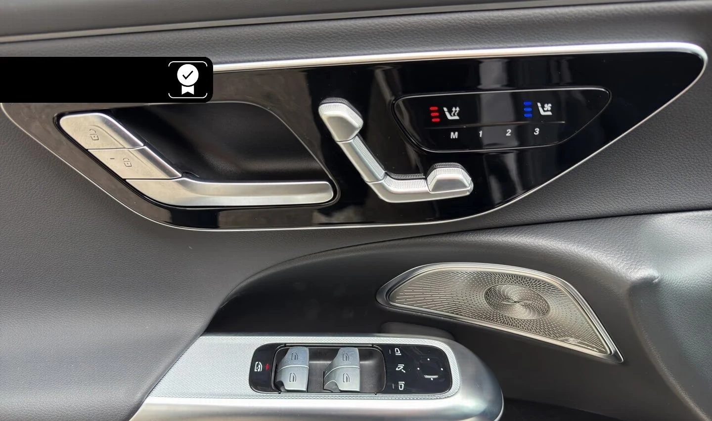 Mercedes-Benz E 400 e/381HP/4M/AMG/BURM4D/360/ACC//DIGITAL/VENT/869z, снимка 16 - Автомобили и джипове - 56017470