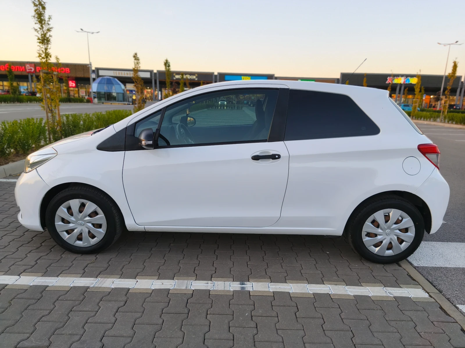 Toyota Yaris 1.4 D4D, снимка 3 - Автомобили и джипове - 56049316