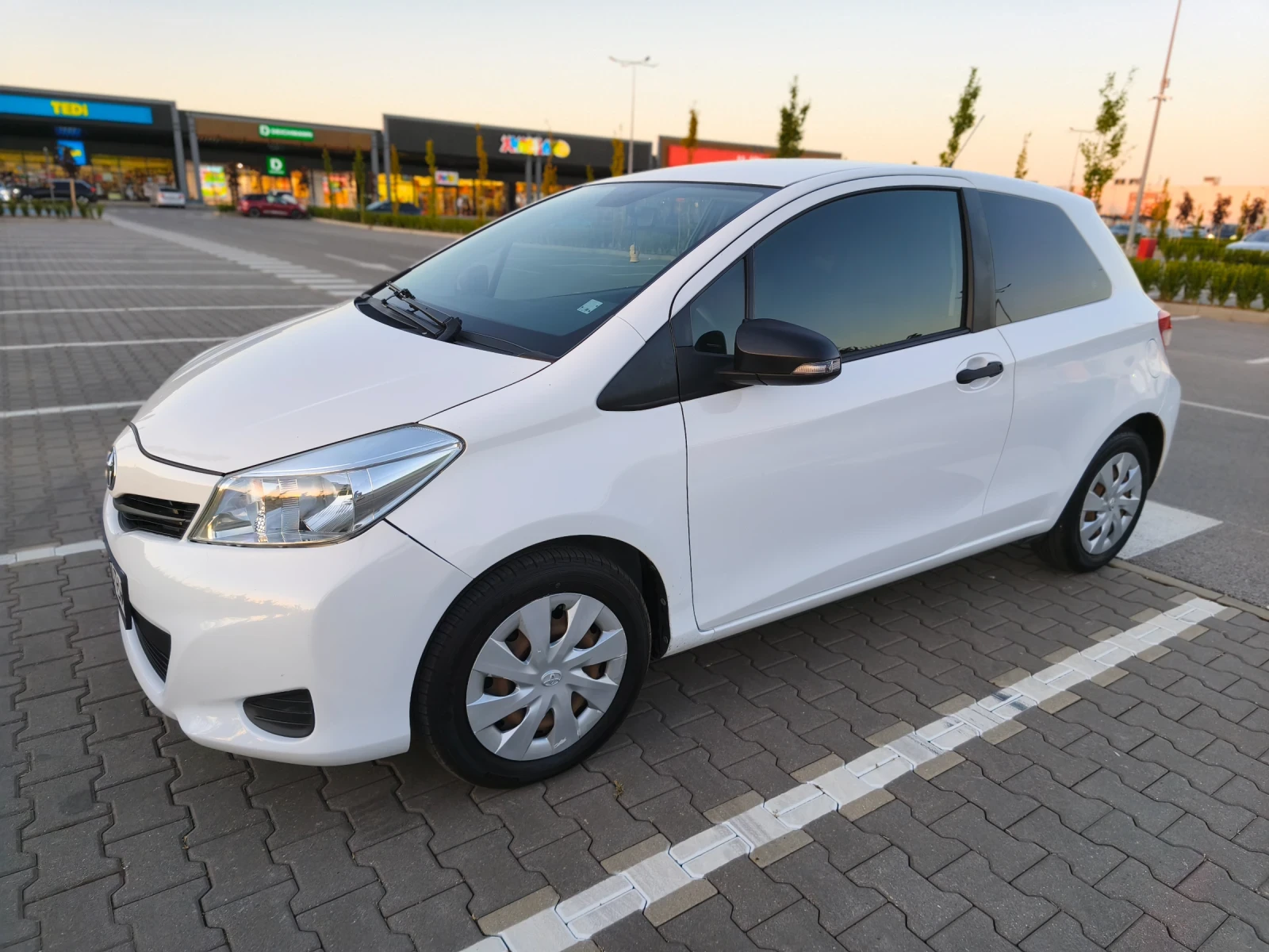 Toyota Yaris 1.4 D4D, снимка 2 - Автомобили и джипове - 56049316