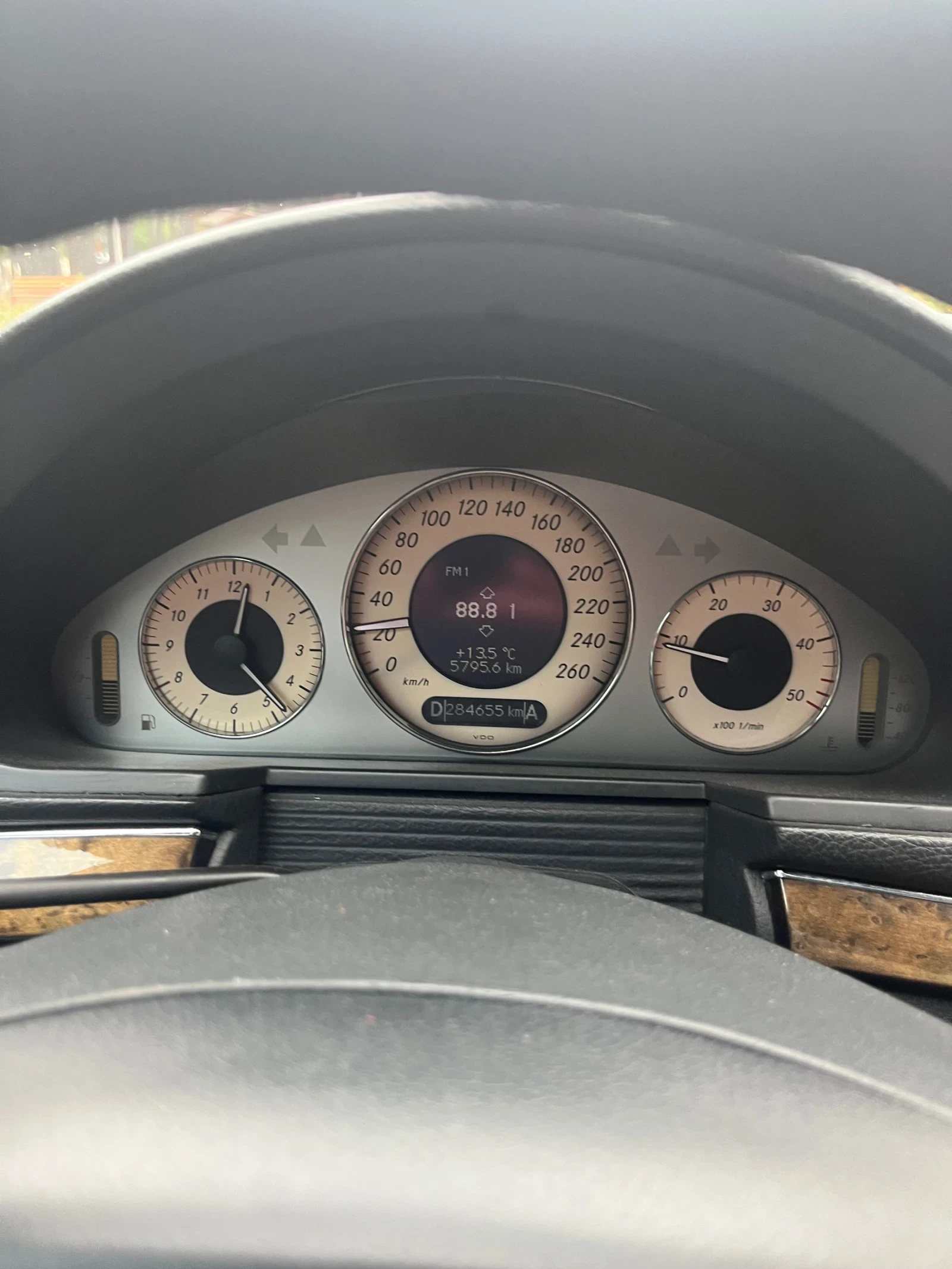 Mercedes-Benz E 320, снимка 15 - Автомобили и джипове - 56270117