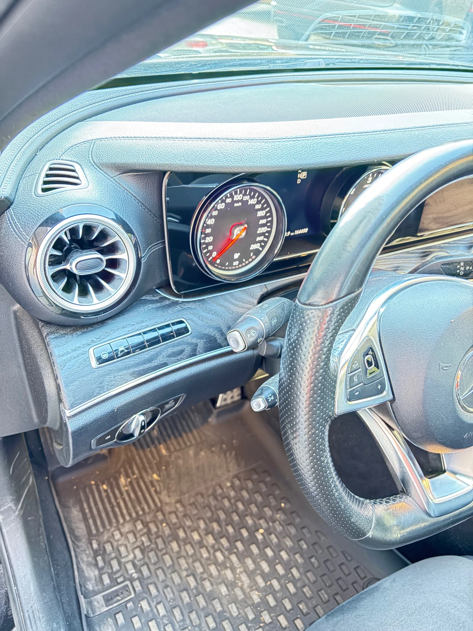 Mercedes-Benz E 220, снимка 11 - Автомобили и джипове - 56471216
