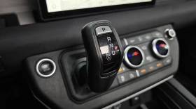Land Rover Defender D240* BLIND SPOT* 360* ЛЮК* ПОДГРЕВ ВОЛАН* КРАЙНА , снимка 9