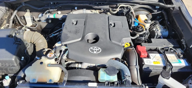 Toyota Hilux, снимка 14 - Автомобили и джипове - 49393576