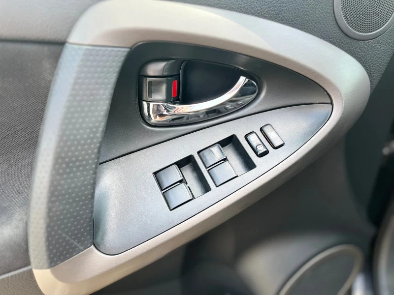 Toyota Rav4, снимка 10 - Автомобили и джипове - 52533183