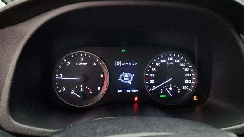 Hyundai Tucson 2.0CRDI/4x4/Пълна сервизна !!!, снимка 15 - Автомобили и джипове - 53429999