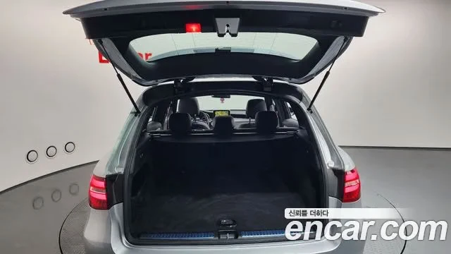 Mercedes-Benz GLC 43 AMG 4MATIC, снимка 3 - Автомобили и джипове - 54070356