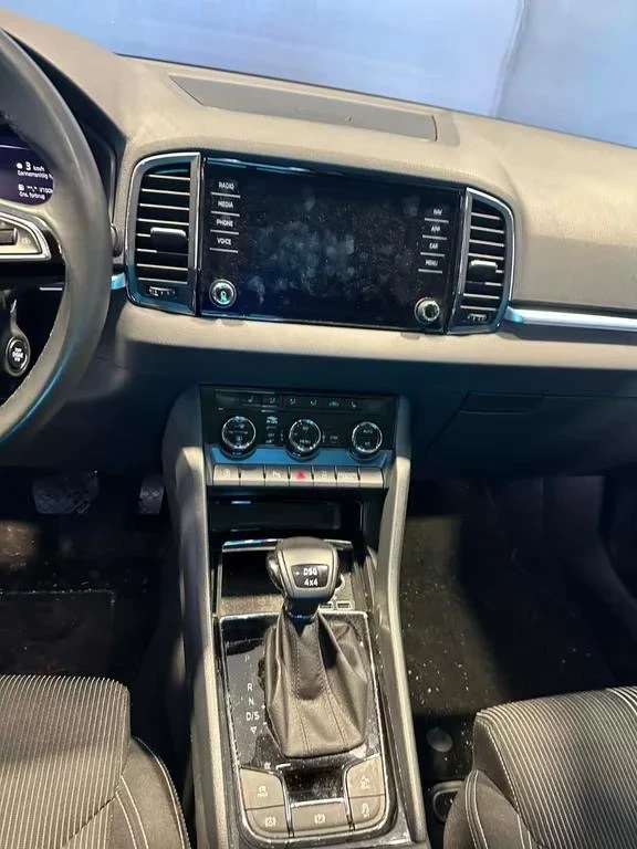 Skoda Karoq 2.0 TDI Style 4x4 Automatic, снимка 11 - Автомобили и джипове - 54585229