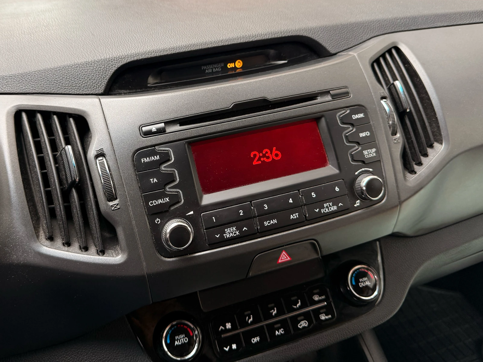 Kia Sportage 2.0D CRDi 4WD 136hp 6MT - изображение 9