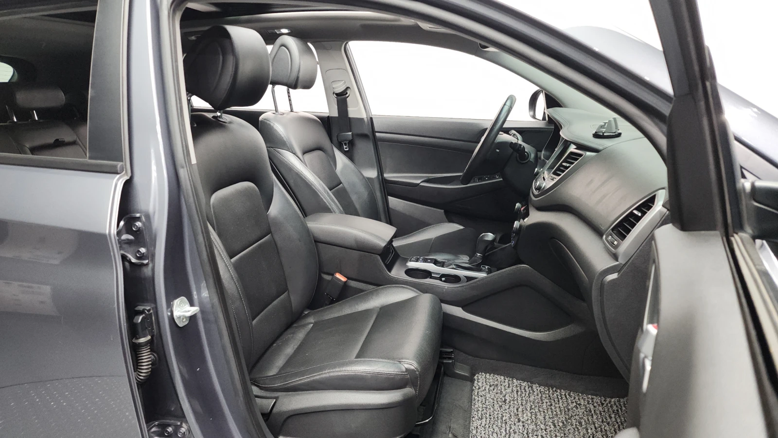 Hyundai Tucson 2.0CRDI/4x4/Пълна сервизна !!! - изображение 7