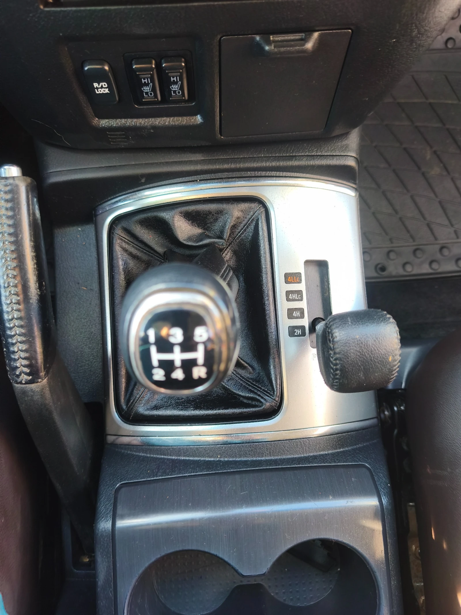 Mitsubishi Pajero 3.2DI-D 7местен, снимка 9 - Автомобили и джипове - 53761589