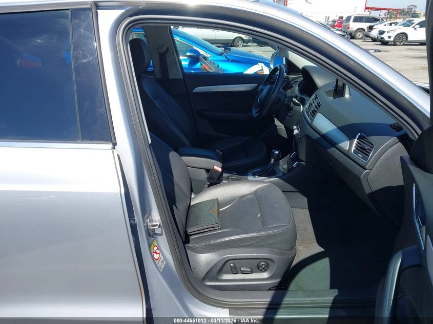 Audi Q3 2.0L I-4 DI, DOHC, VVT, TURBO, 200HP Front Wheel, снимка 5 - Автомобили и джипове - 53917888