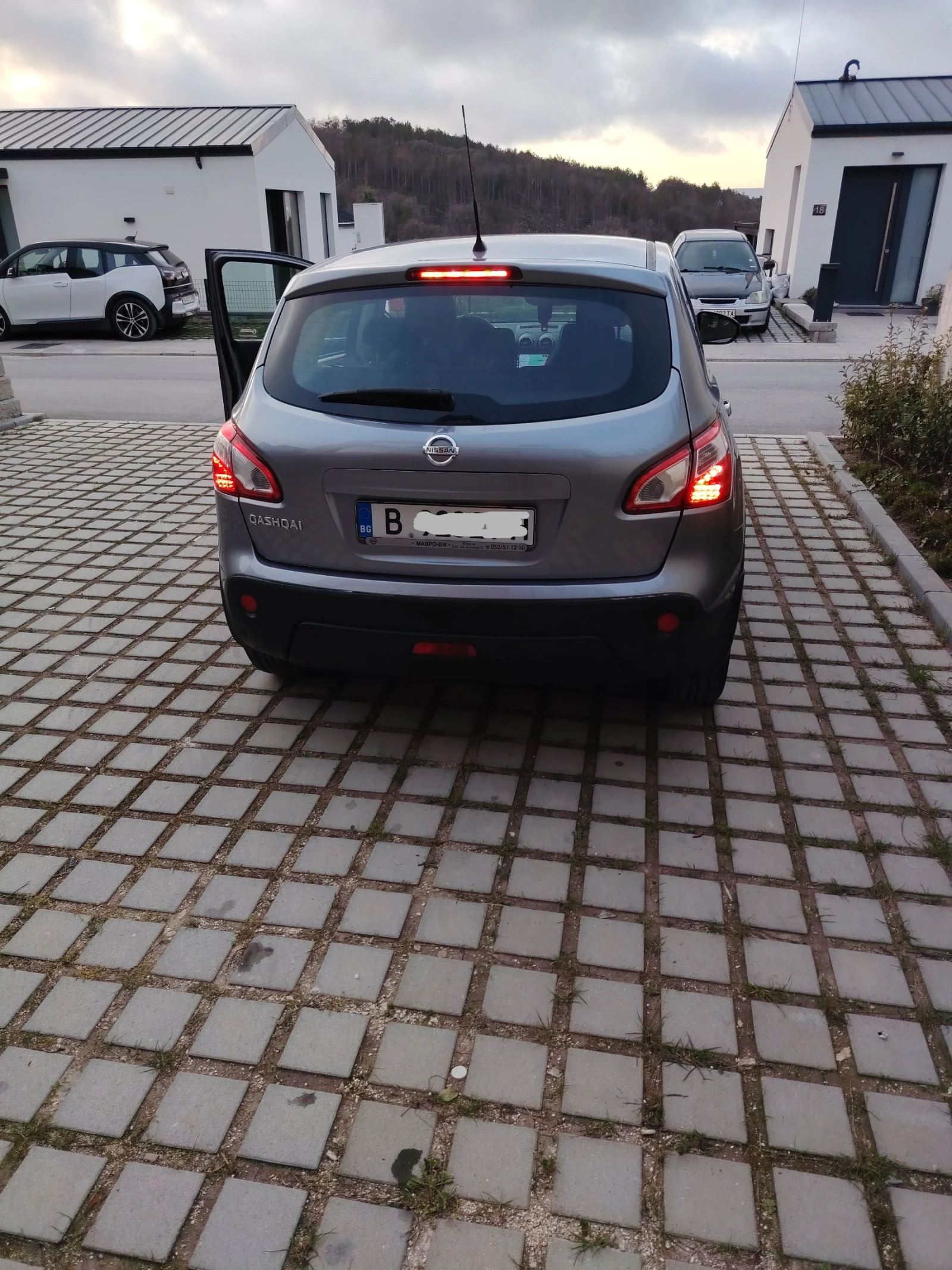 Nissan Qashqai, снимка 9 - Автомобили и джипове - 54221221