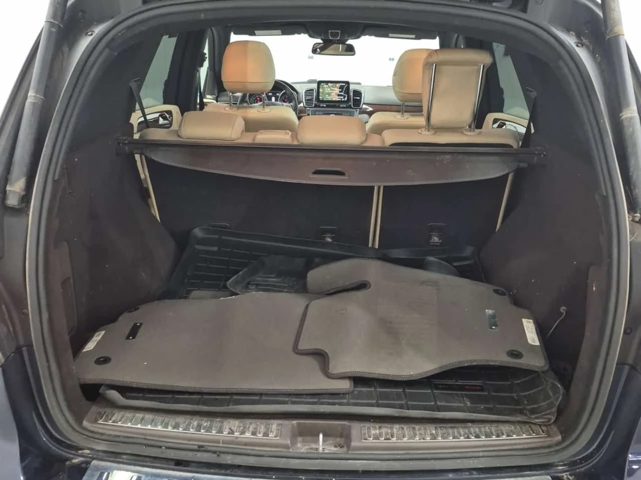 Mercedes-Benz GLE 400 ДИСТРОНИК * H/К * ОБДУХВАНЕ * CARFAX * KEYLESS, снимка 14 - Автомобили и джипове - 54941272