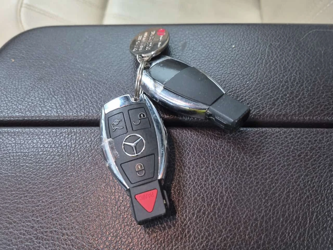 Mercedes-Benz GLE 400 ДИСТРОНИК * H/К * ОБДУХВАНЕ * CARFAX * KEYLESS, снимка 8 - Автомобили и джипове - 54941272