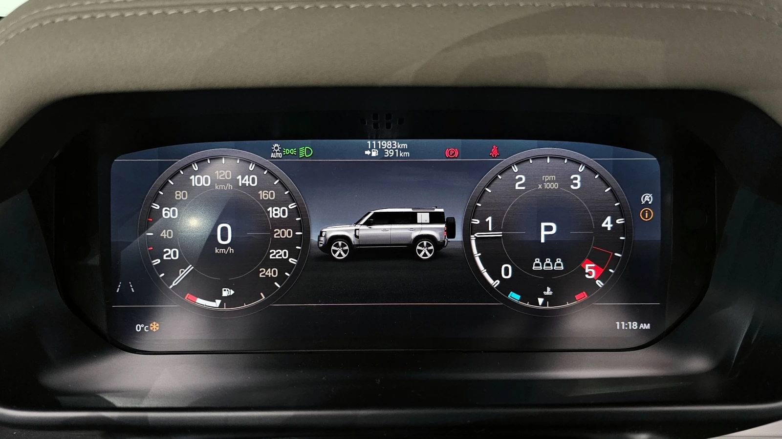 Land Rover Defender D240* BLIND SPOT* 360* ПОДГРЕВ ВОЛАН* ЛЮК* КРАЙНА , снимка 8 - Автомобили и джипове - 55383924