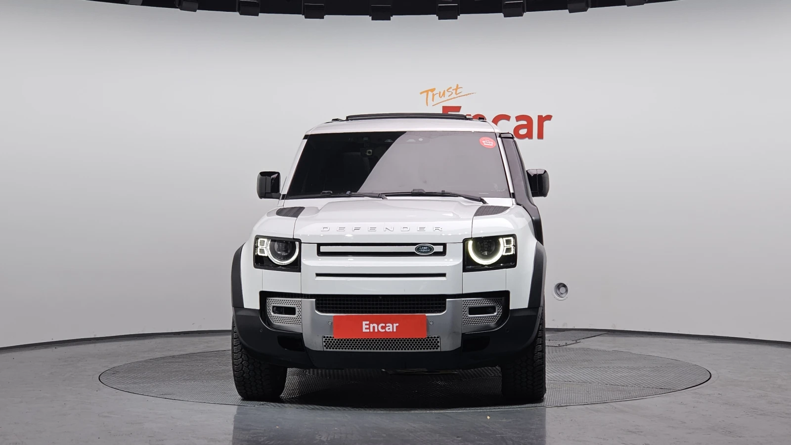 Land Rover Defender D240* BLIND SPOT* 360* ПОДГРЕВ ВОЛАН* ЛЮК* КРАЙНА , снимка 3 - Автомобили и джипове - 55383924