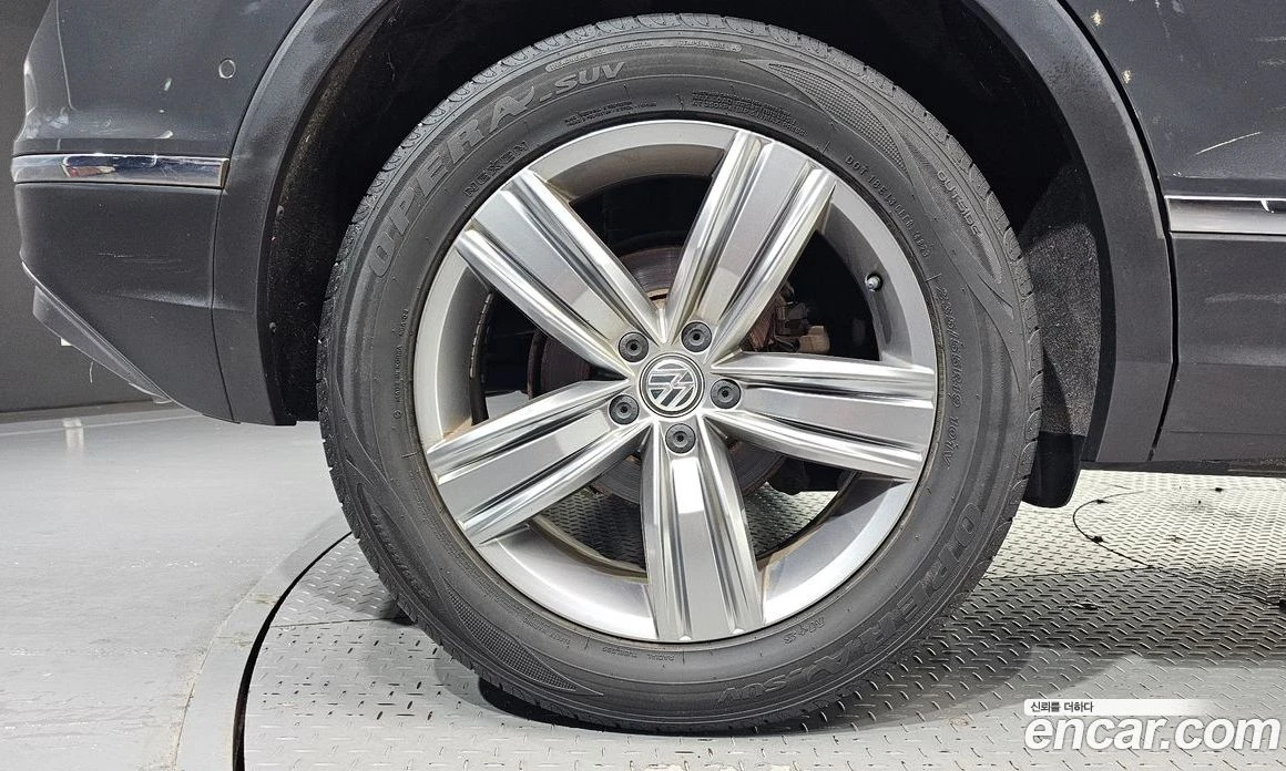 VW Tiguan 2.0 TDI 4Motion Prestige, снимка 5 - Автомобили и джипове - 56122223