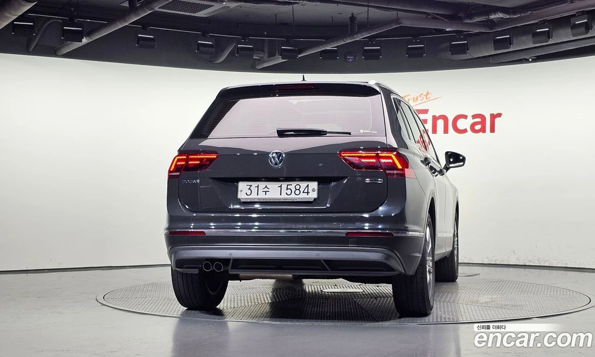 VW Tiguan 2.0 TDI 4Motion Prestige, снимка 4 - Автомобили и джипове - 56122223