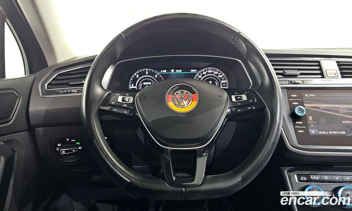 VW Tiguan 2.0 TDI 4Motion Prestige, снимка 13 - Автомобили и джипове - 56122223