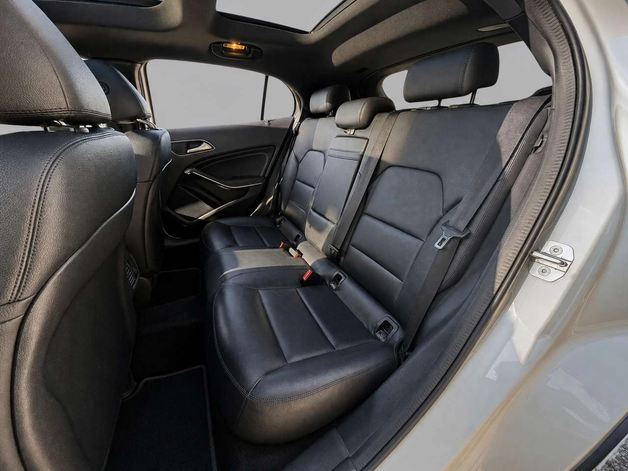 Mercedes-Benz GLA * AWD* �������* ������* �����������* ����CARFAX*  | Mobile.bg � ����������� 15