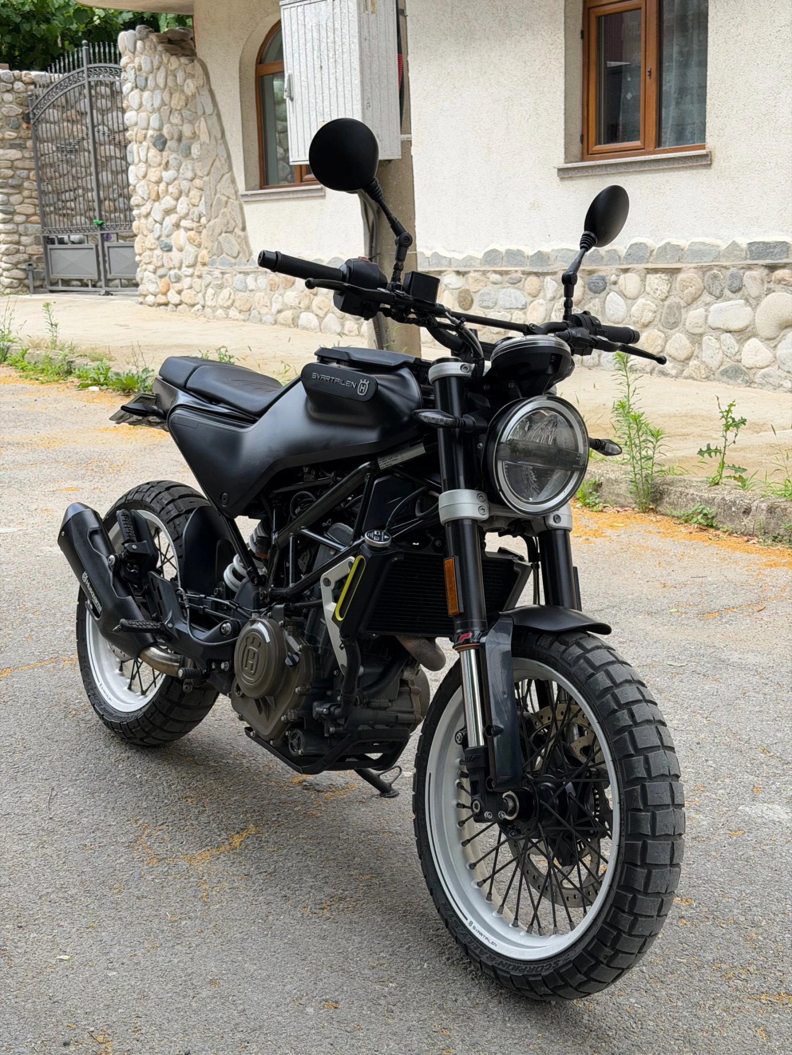 Husqvarna Svartpilen 401