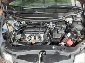 Honda Civic 1, 4 i-vtec  газов инженцион Италия , снимка 16