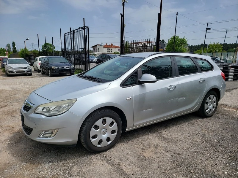 Opel Astra 1.7TDCI, снимка 9 - Автомобили и джипове - 47061152