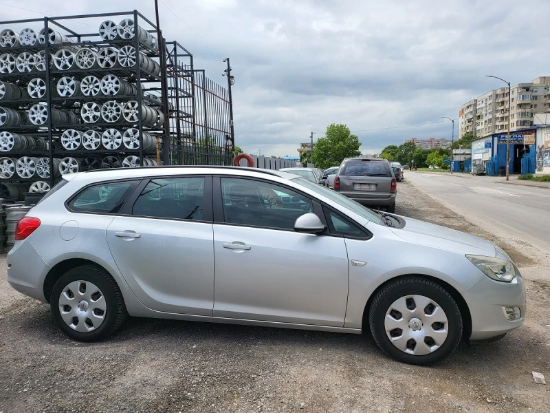 Opel Astra 1.7TDCI, снимка 4 - Автомобили и джипове - 47061152