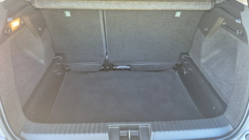 Renault Captur 1.5dci 95к.с, снимка 16 - Автомобили и джипове - 51775579