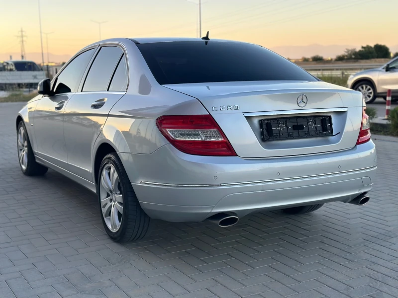 Mercedes-Benz C 280 V6 3.0i 231 ks Автомат 7G / Нави / кожа, снимка 5 - Автомобили и джипове - 52244474