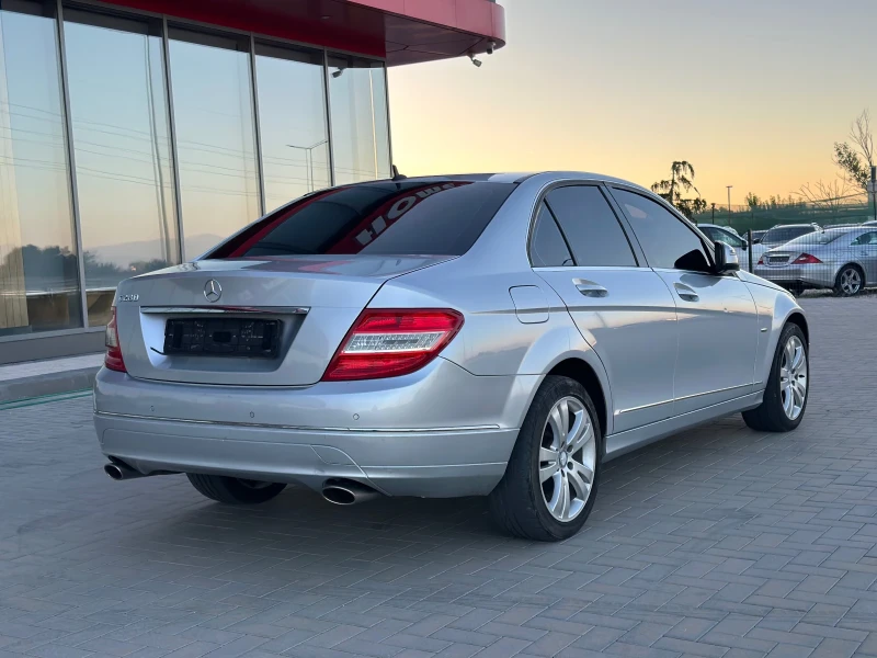 Mercedes-Benz C 280 V6 3.0i 231 ks Автомат 7G / Нави / кожа, снимка 4 - Автомобили и джипове - 52244474