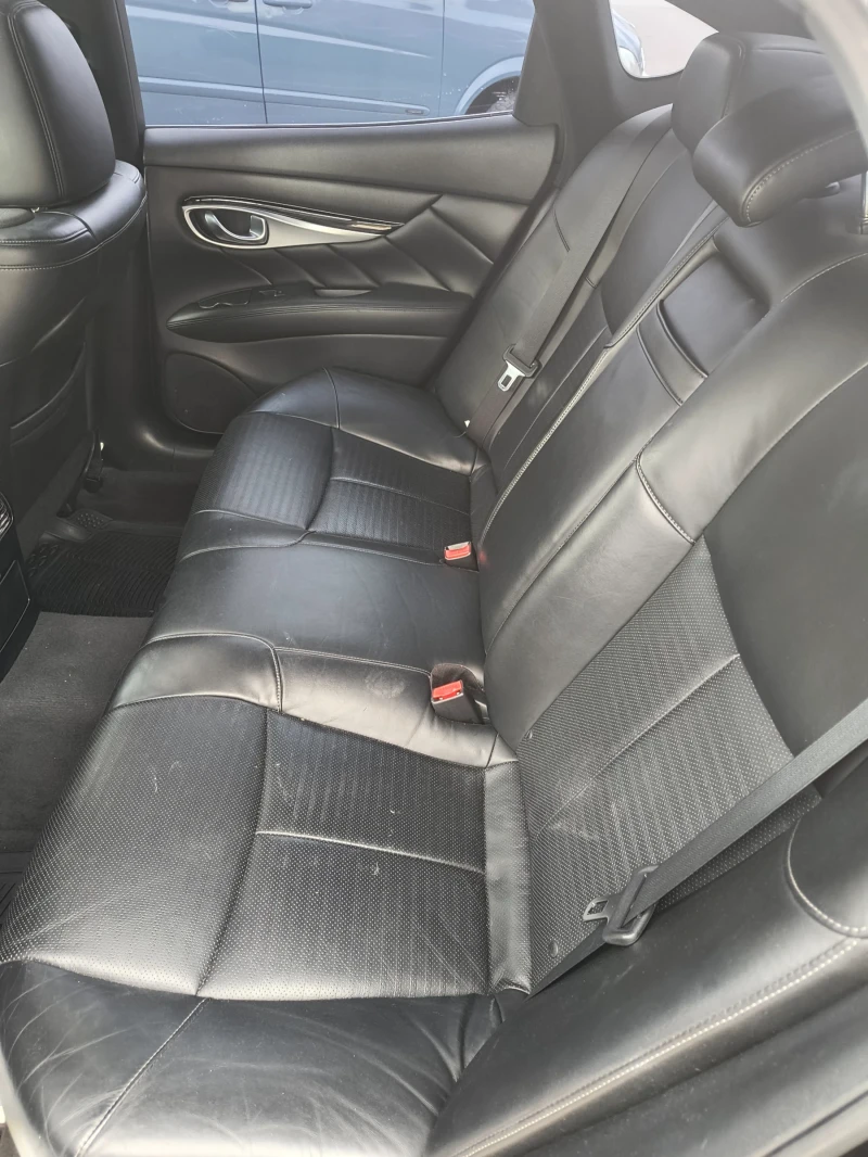 Infiniti M 30dS, снимка 7 - Автомобили и джипове - 52420582
