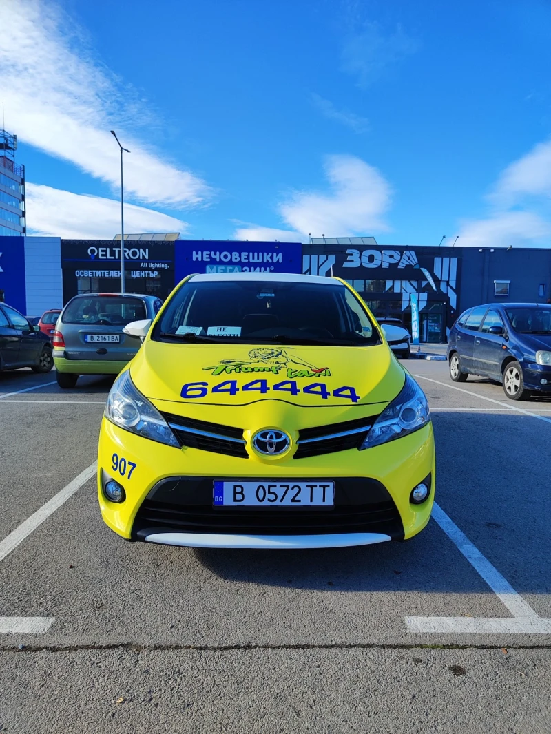 Toyota Verso 1.6 D-4D (112кс) 6+ 1, снимка 2 - Автомобили и джипове - 52407873