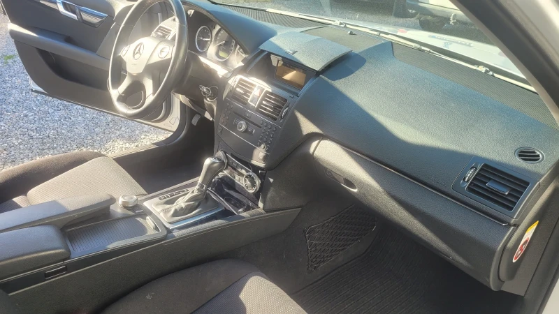 Mercedes-Benz C 220 С220 автомат 646 , снимка 7 - Автомобили и джипове - 53119087