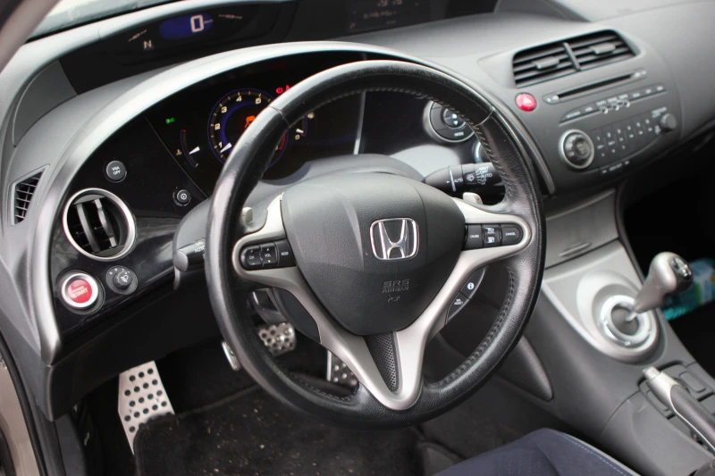 Honda Civic automatic 1.8vtec, снимка 7 - Автомобили и джипове - 53401136