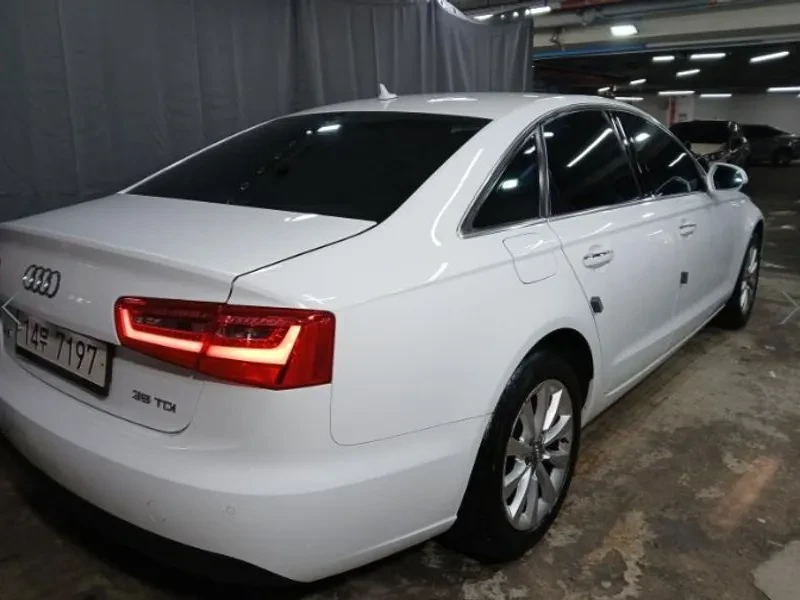 Audi A6 2.0 TDI, снимка 4 - Автомобили и джипове - 55057921
