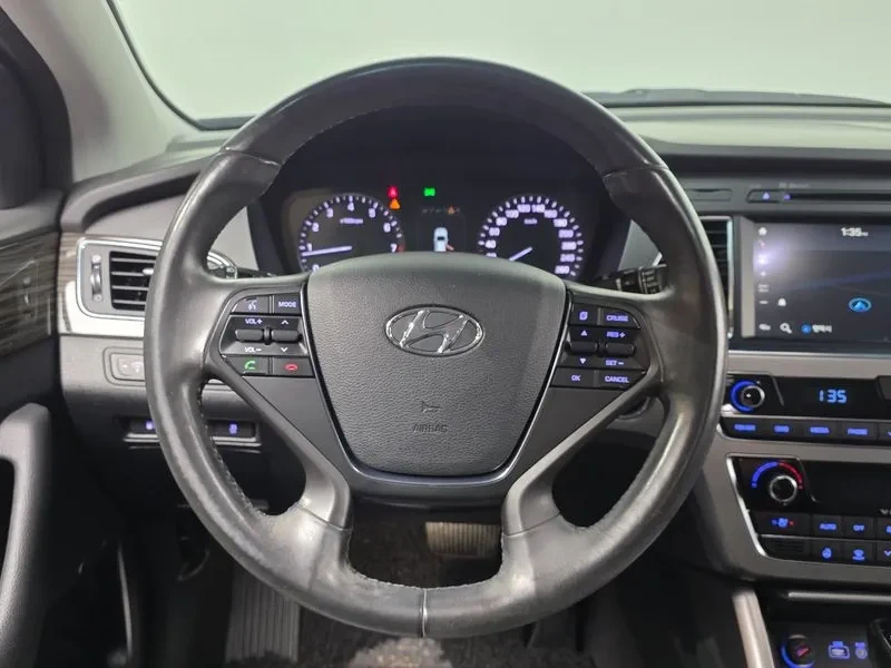 Hyundai Sonata 2.0 Premium, снимка 13 - Автомобили и джипове - 56130517