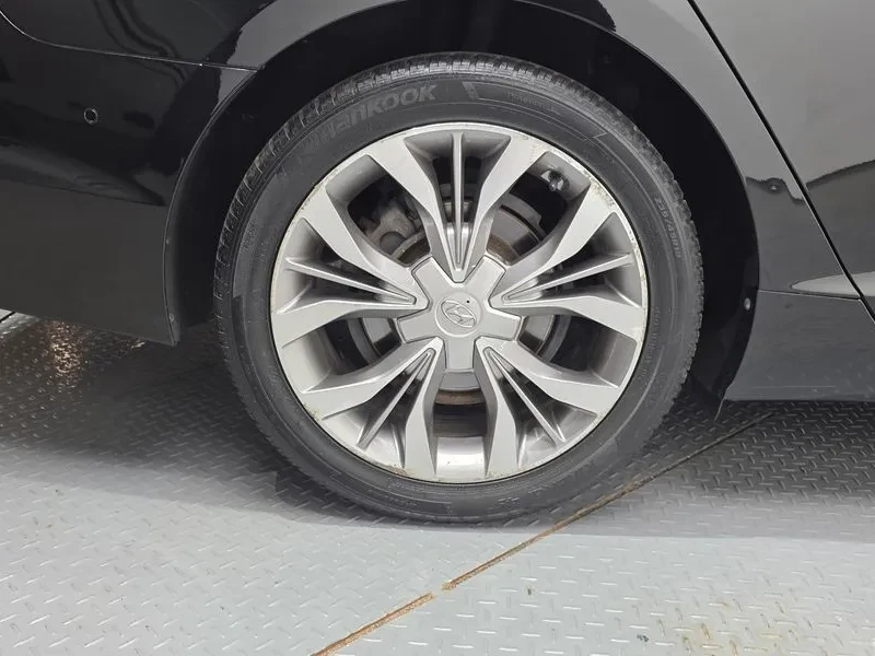 Hyundai Sonata 2.0 Premium, снимка 5 - Автомобили и джипове - 56130517