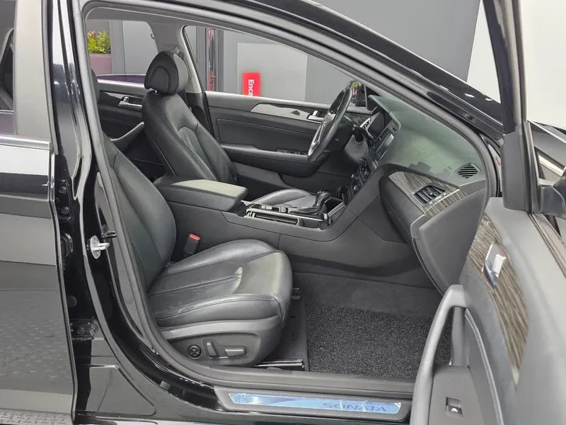 Hyundai Sonata 2.0 Premium, снимка 11 - Автомобили и джипове - 56130517