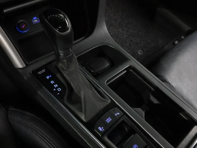 Hyundai Sonata 2.0 Premium, снимка 9 - Автомобили и джипове - 56130517