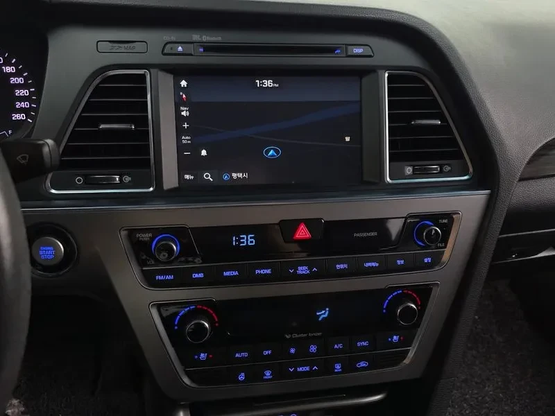 Hyundai Sonata 2.0 Premium, снимка 14 - Автомобили и джипове - 56130517