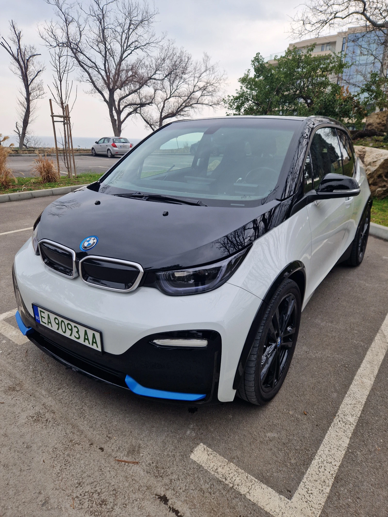 BMW i3 120Ah///KEYLESS ENTRY/BMW PREMIUM SELECTION/ | Mobile.bg   1